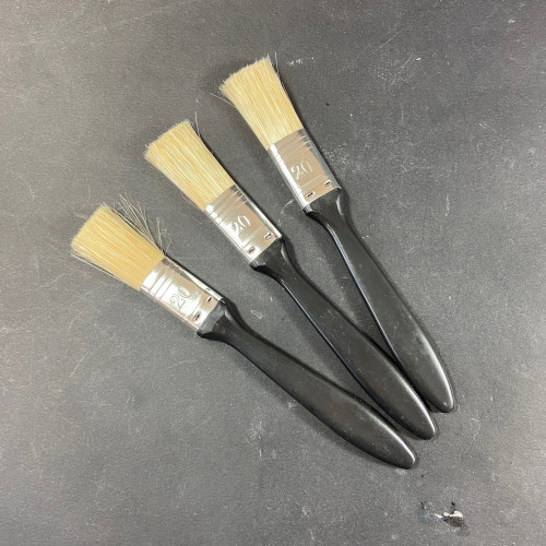 BRUSH VARNISH APPLICATION