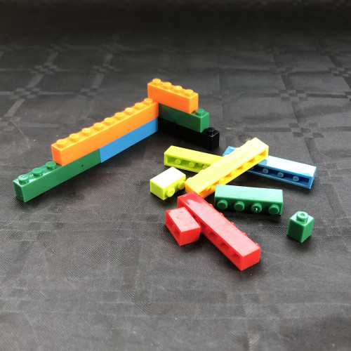 Briques de construction type « Lego » pour cadres a moules rtv